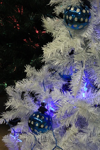 Новогодняя искусственная елка белая 150 см, 342 ветки, артикул Е50445, фирма Snowmen,  Канадские елки, елки новогодние искусственные купить, белые елки, белую елку купить, белая новогодняя елка, ёлка