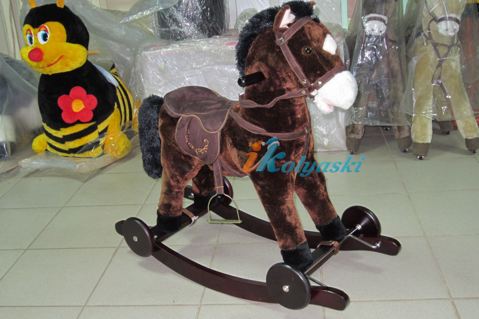 Детская лошадка-качалка , лошадка-каталка с гипоаллергенным мехом, колеса, деревянная качалка, озвученная, на батарейках, машет хвостом, открывает рот, код 79822, лошадка качалка купить, лошадка каталка купить